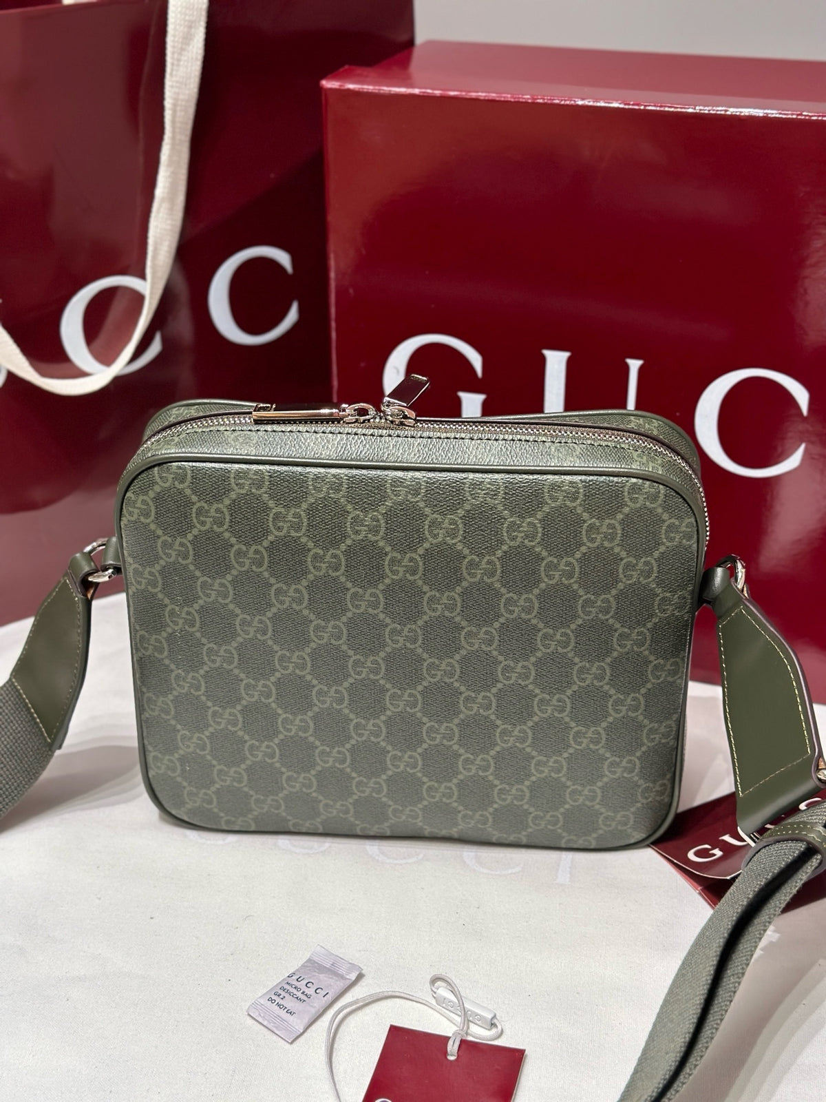 GUCCI MESSENGER BAG