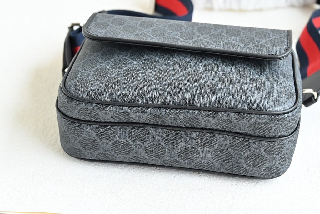 GUCCI MESSENGER BAG