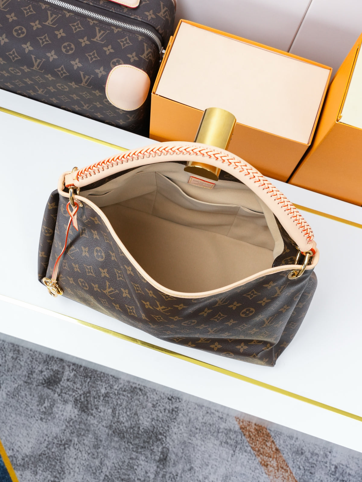 LV WOMENS BAG