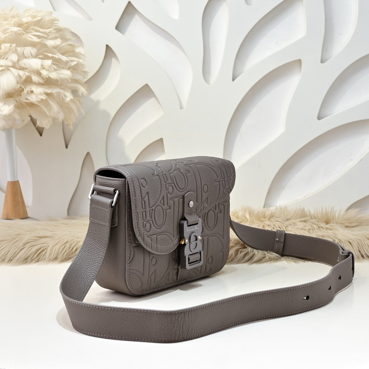 DIOR MESSENGER BAG