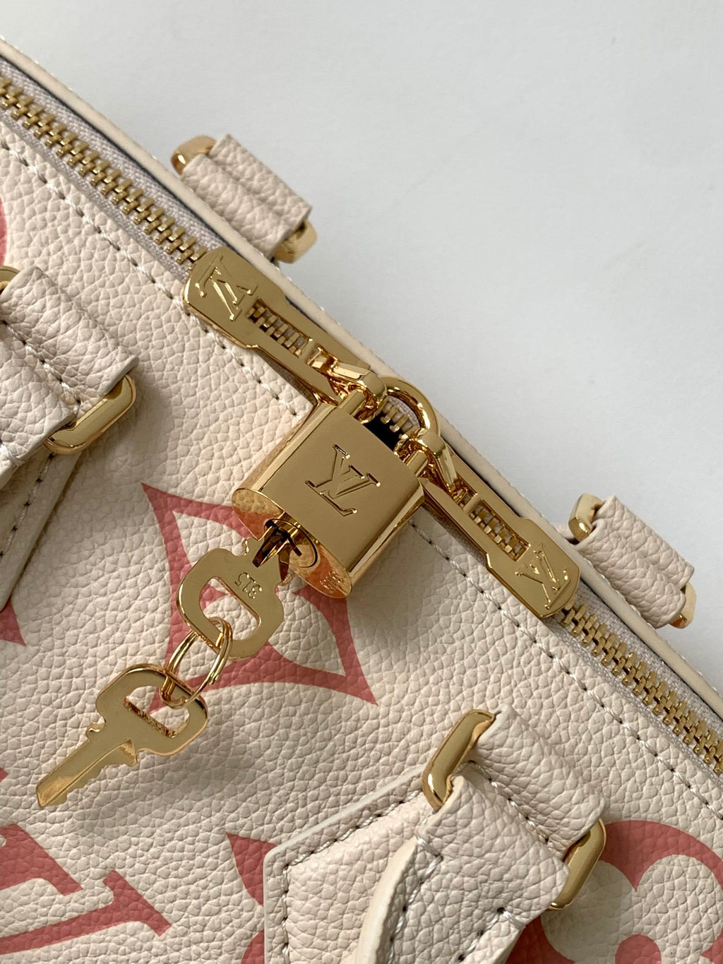 LV WOMENS BAG