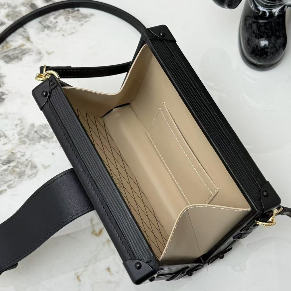 LV WOMENS BAG