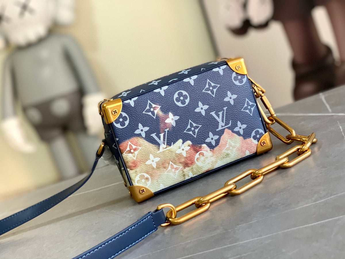 LV MESSENGER BAG