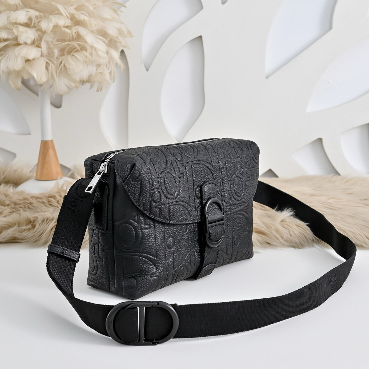 DIOR MESSENGER BAG