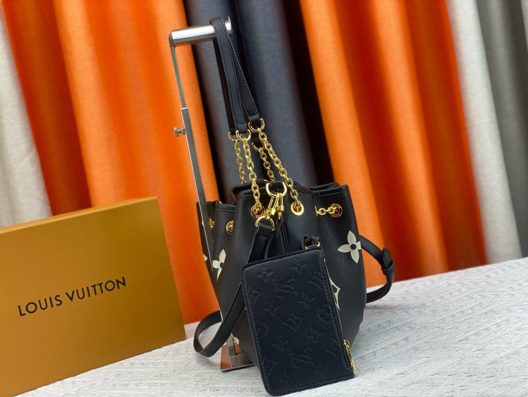 LV WOMENS BAG