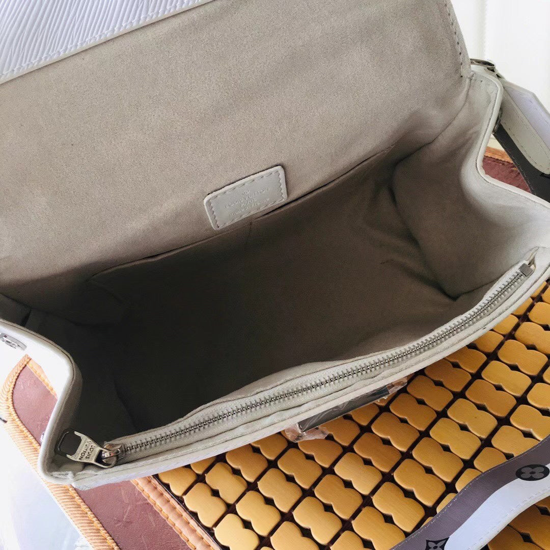 LV WOMENS BAG