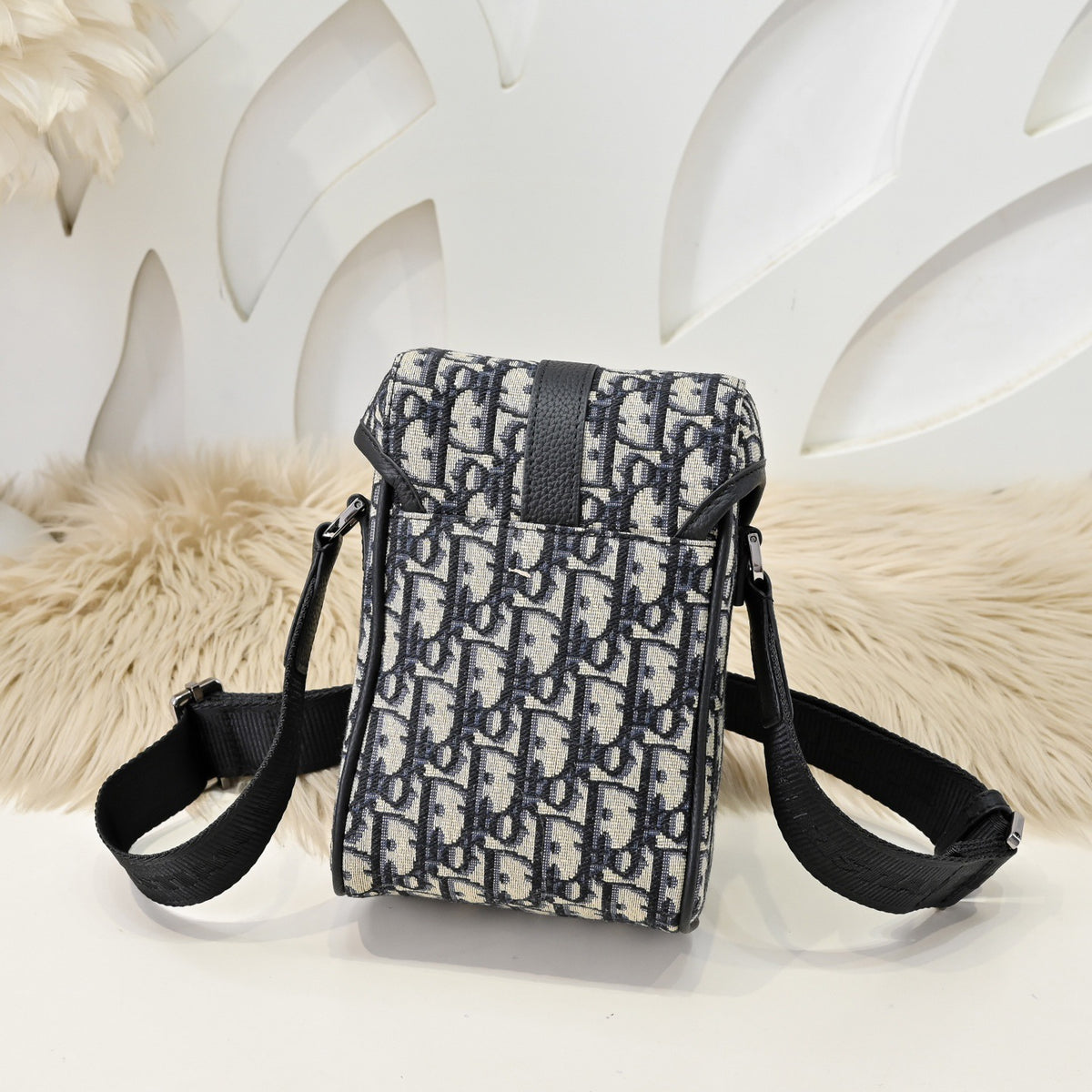DIOR MESSENGER BAG
