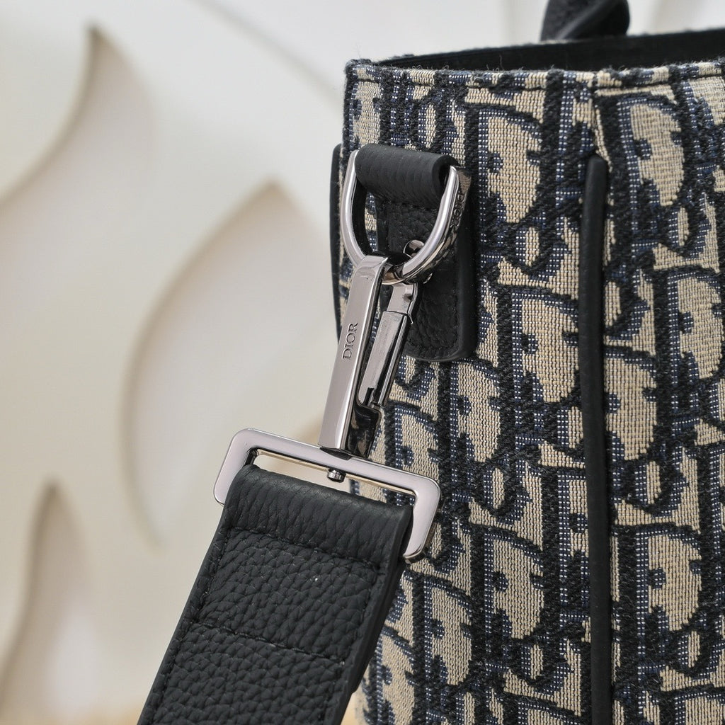 DIOR MESSENGER BAG