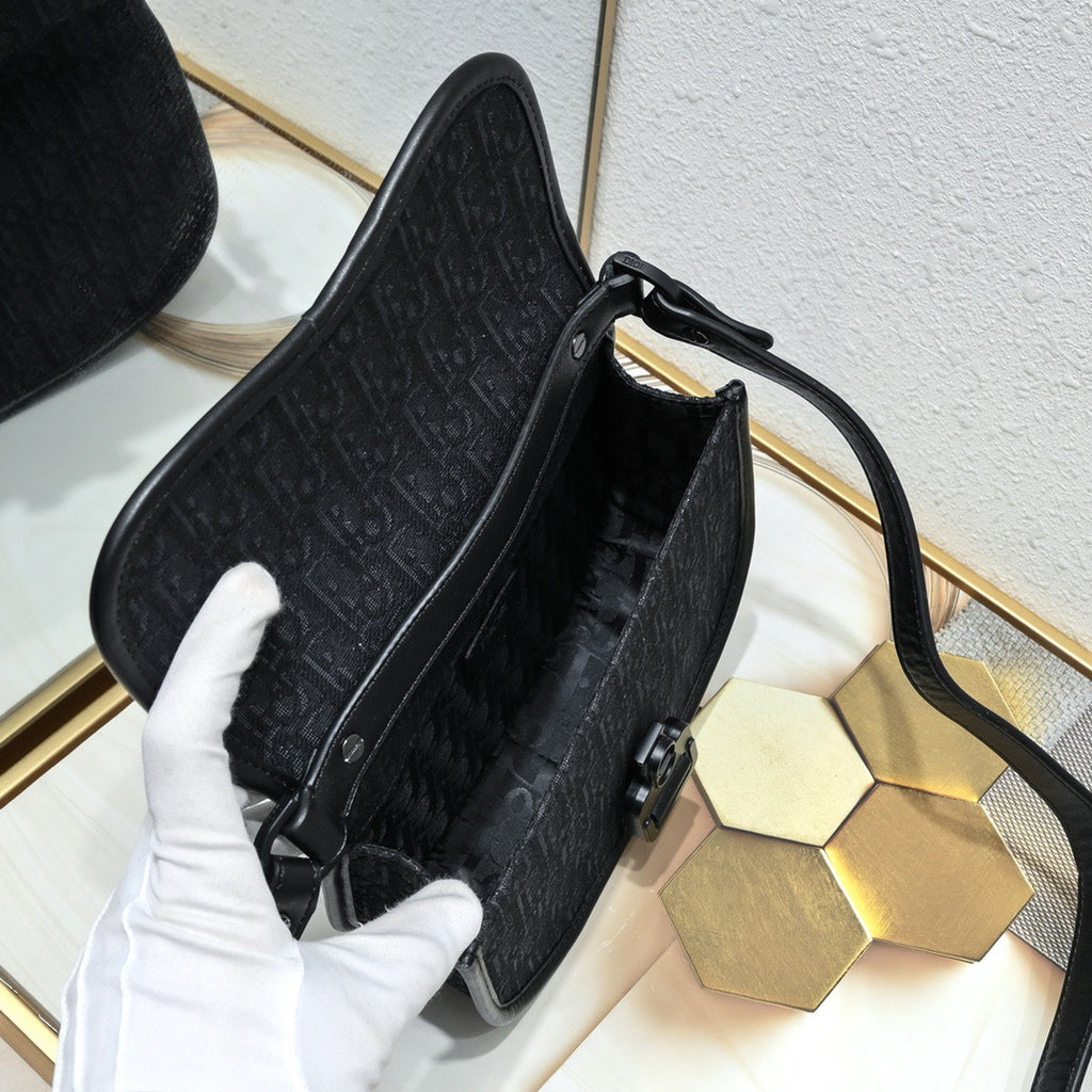 DIOR MESSENGER BAG