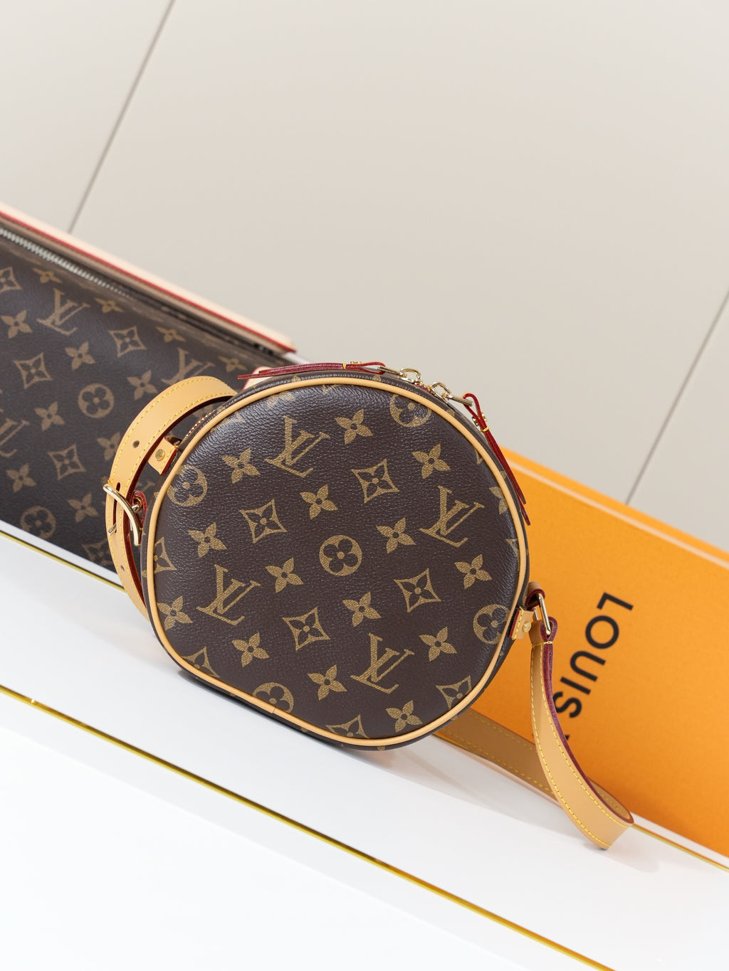 LV WOMENS BAG