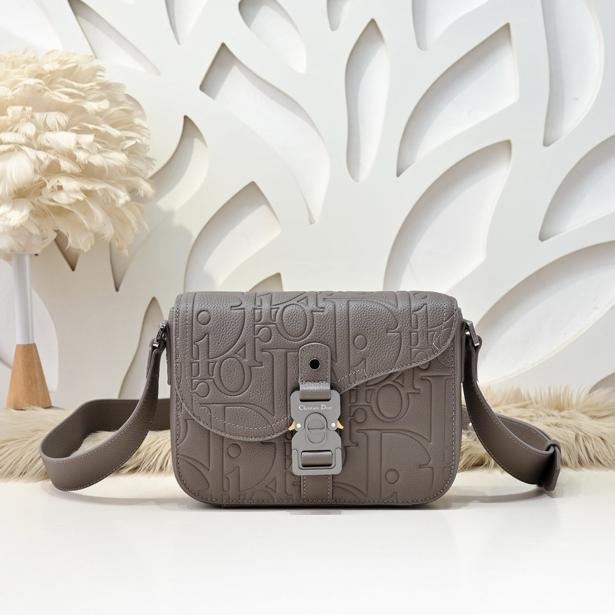DIOR MESSENGER BAG