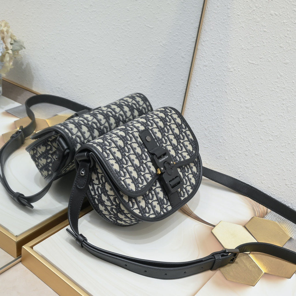 DIOR MESSENGER BAG