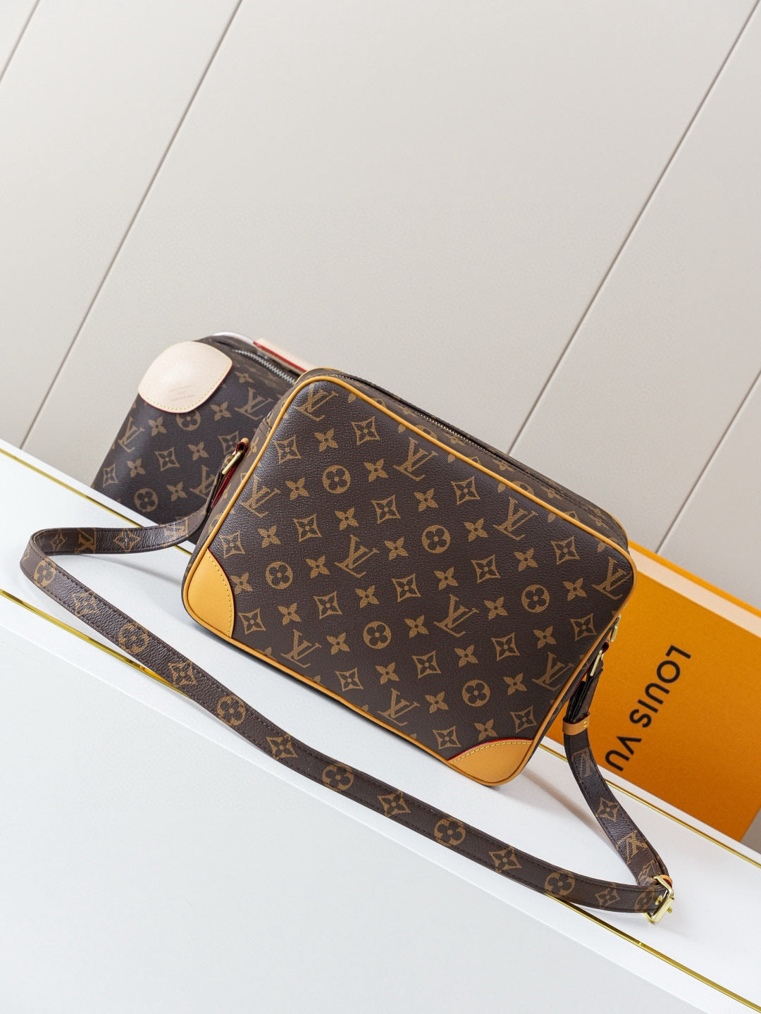 LV WOMENS BAG