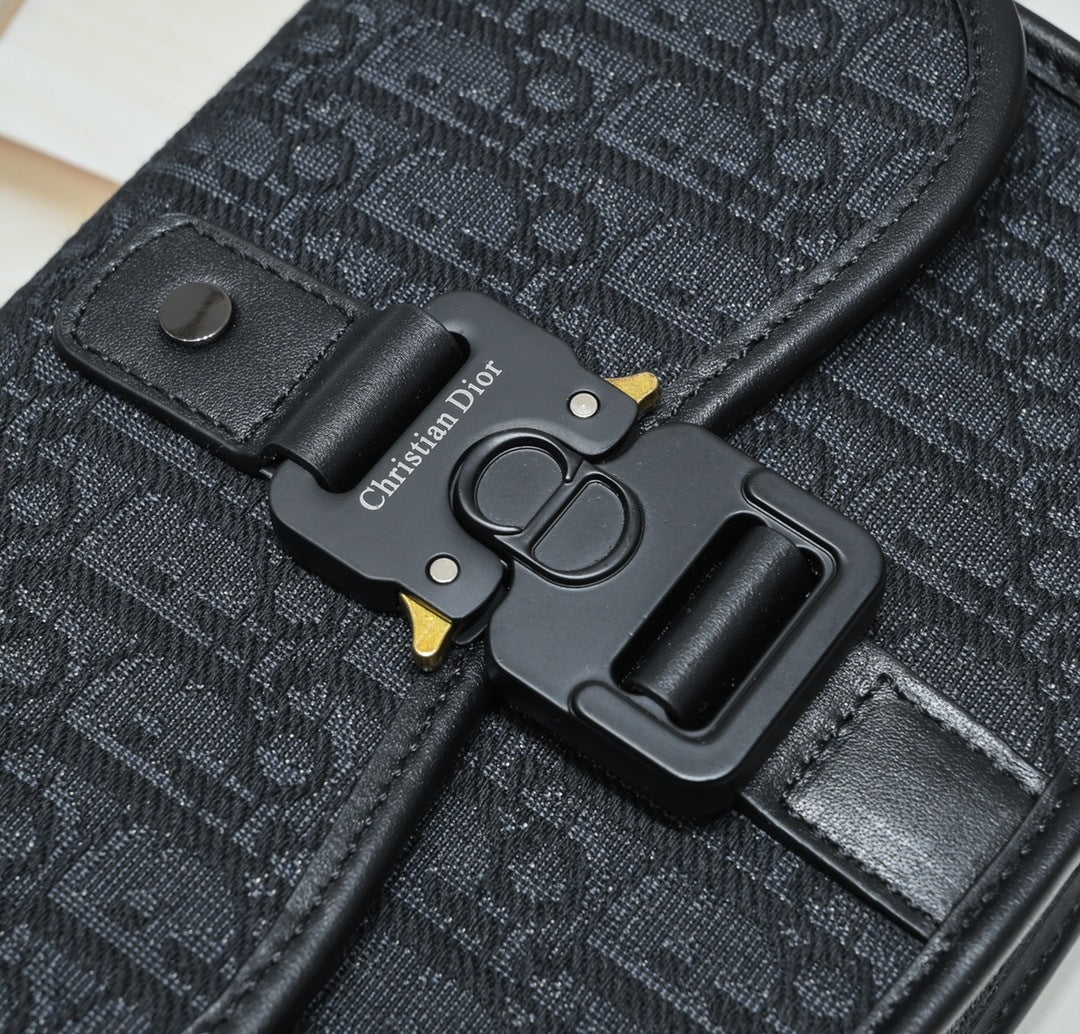 DIOR MESSENGER BAG
