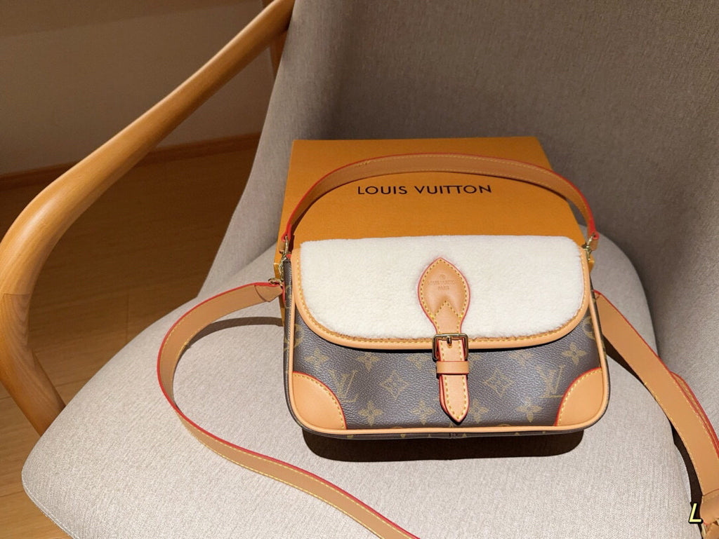 LV WOMENS BAG