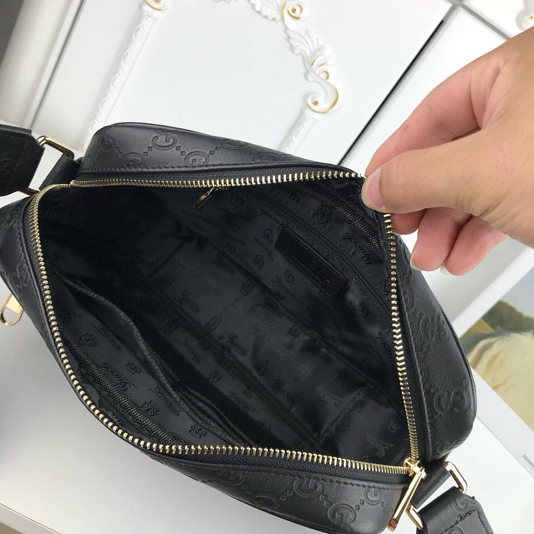 GUCCI MESSENGER BAG