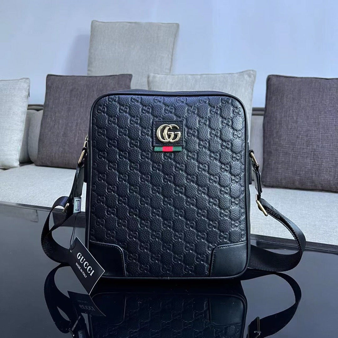 GUCCI MESSENGER BAG