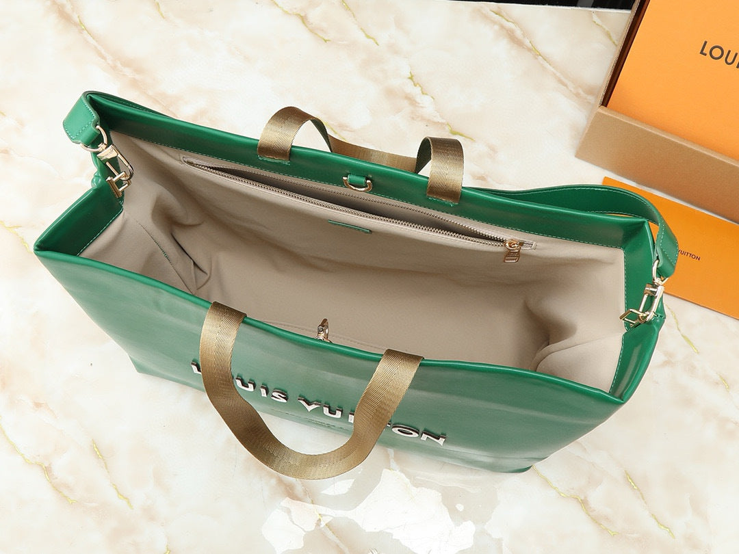 LV WOMENS BAG