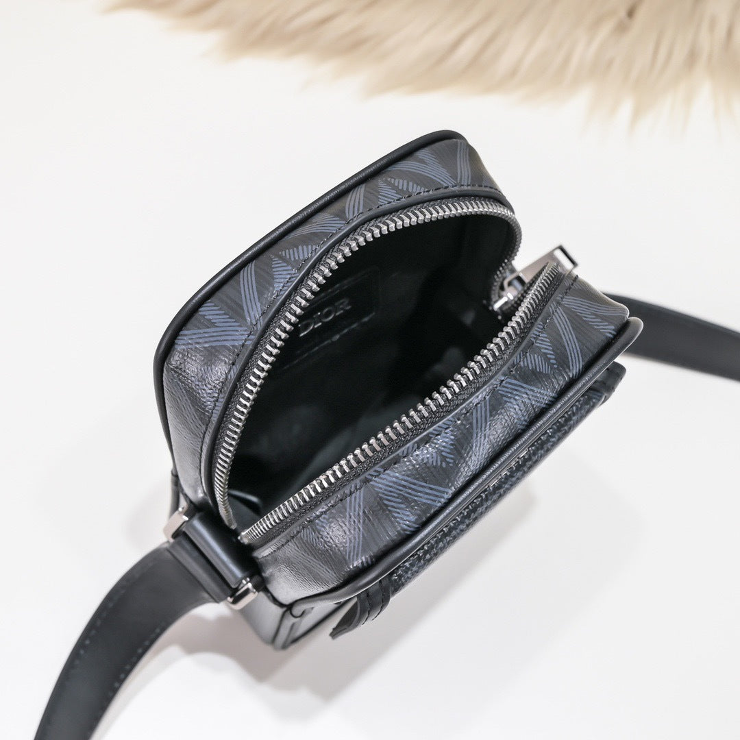 DIOR MESSENGER BAG