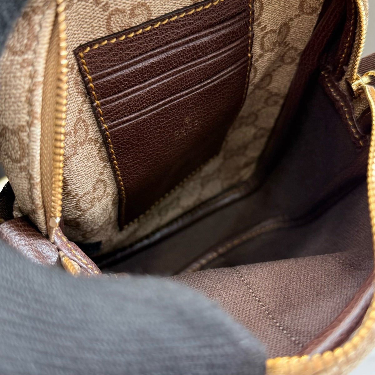 GUCCI MESSENGER BAG