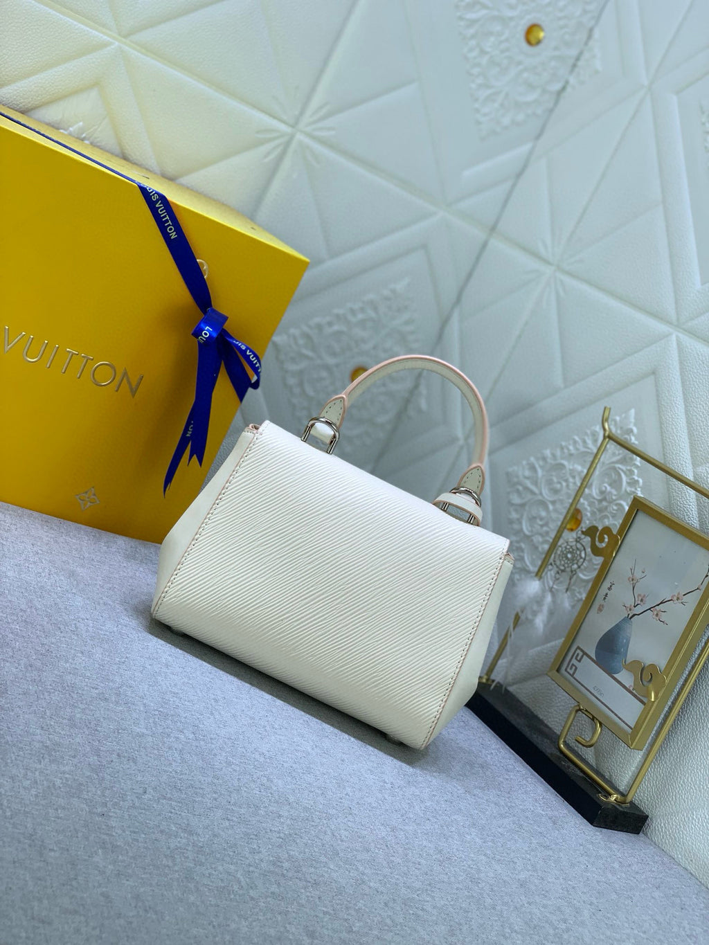 LV WOMENS BAG