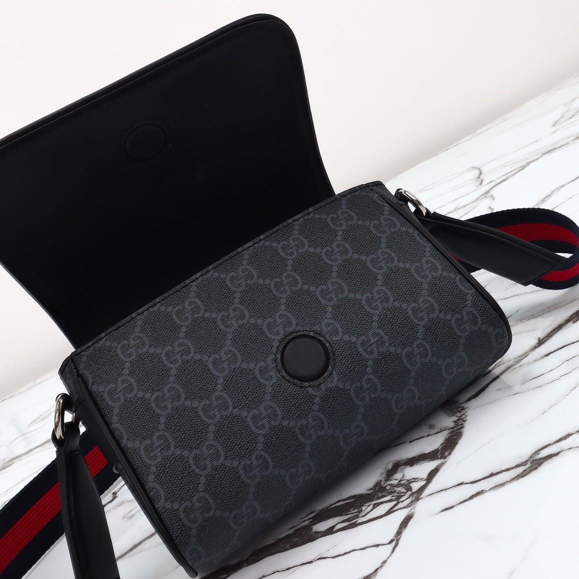 GUCCI MESSENGER BAG