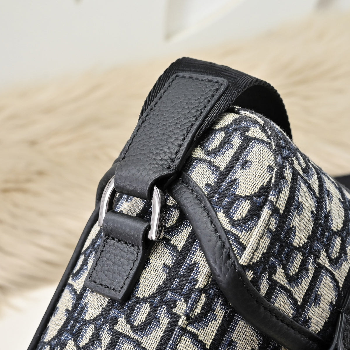 DIOR MESSENGER BAG