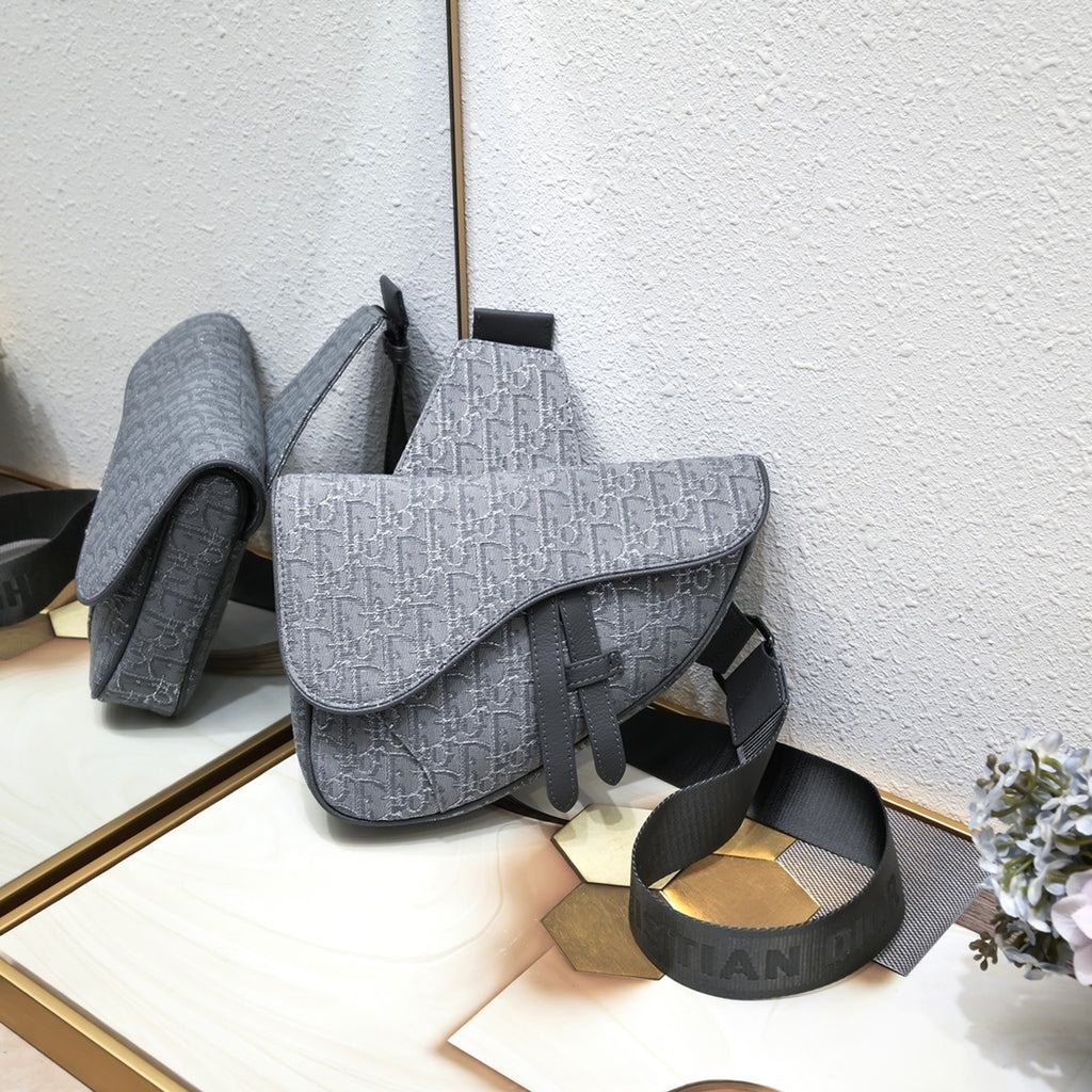 DIOR MESSENGER BAG