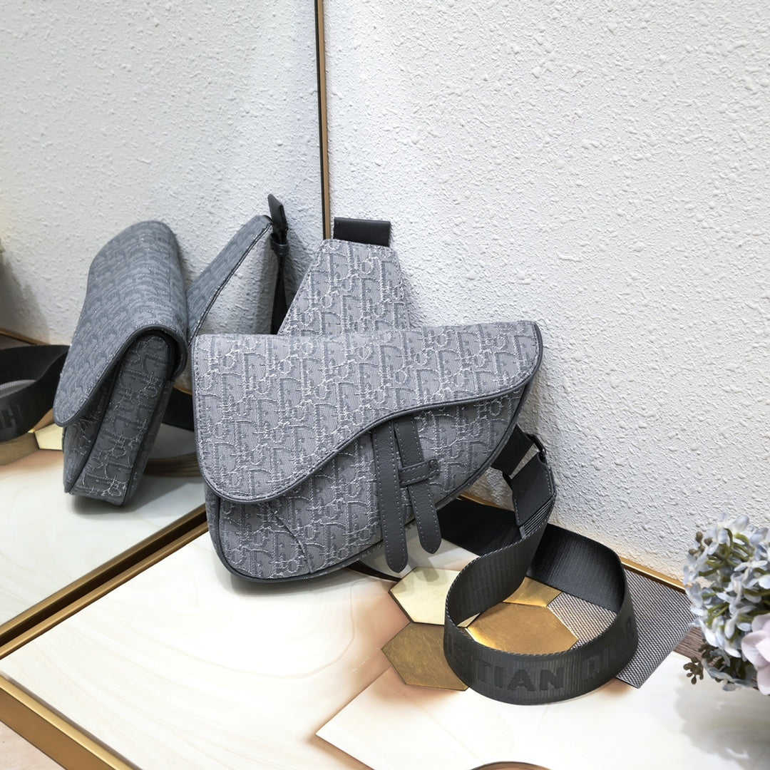 DIOR MESSENGER BAG