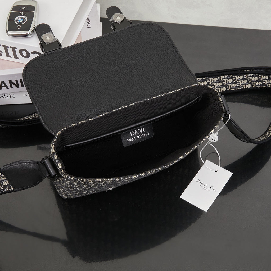 DIOR MESSENGER BAG