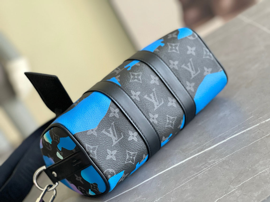 LV MESSENGER BAG