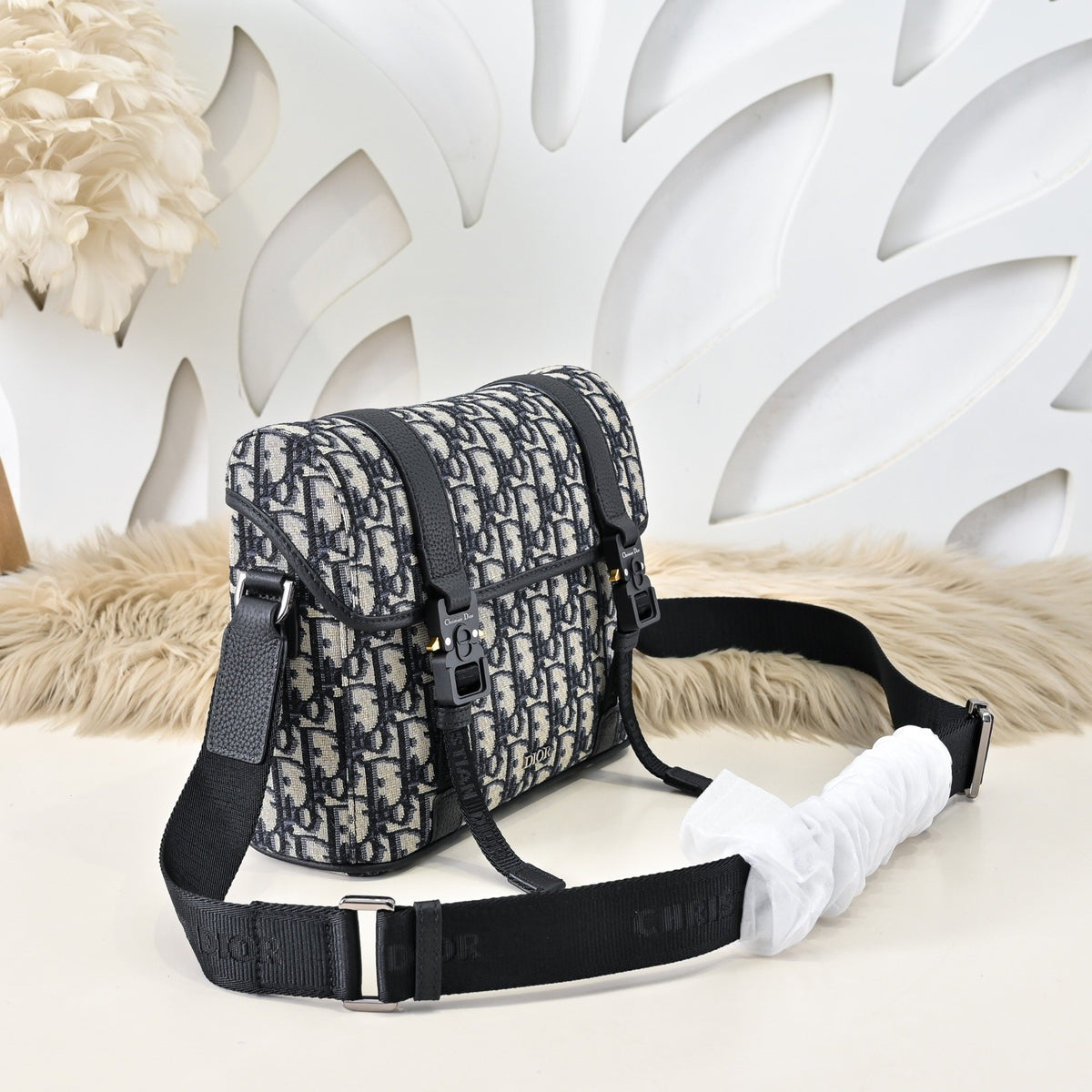 DIOR MESSENGER BAG