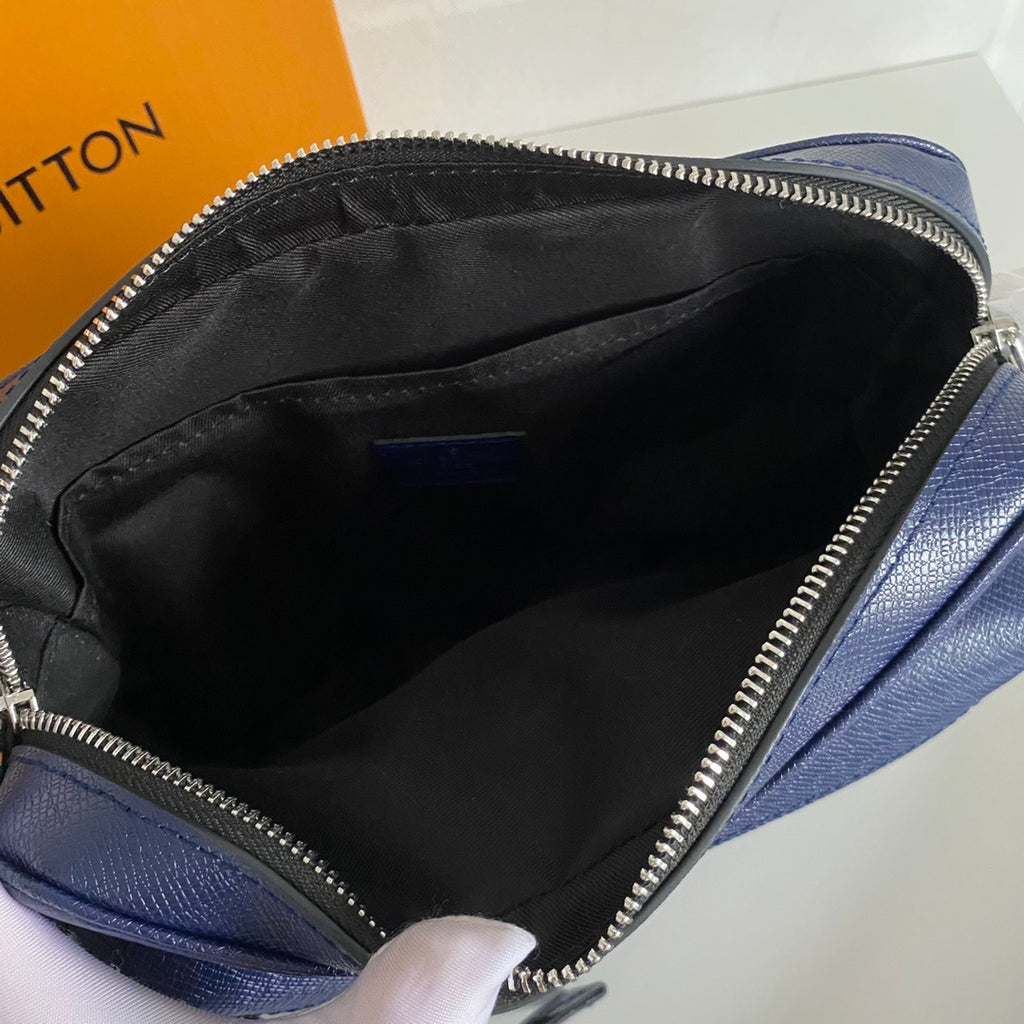 LV MESSENGER BAG