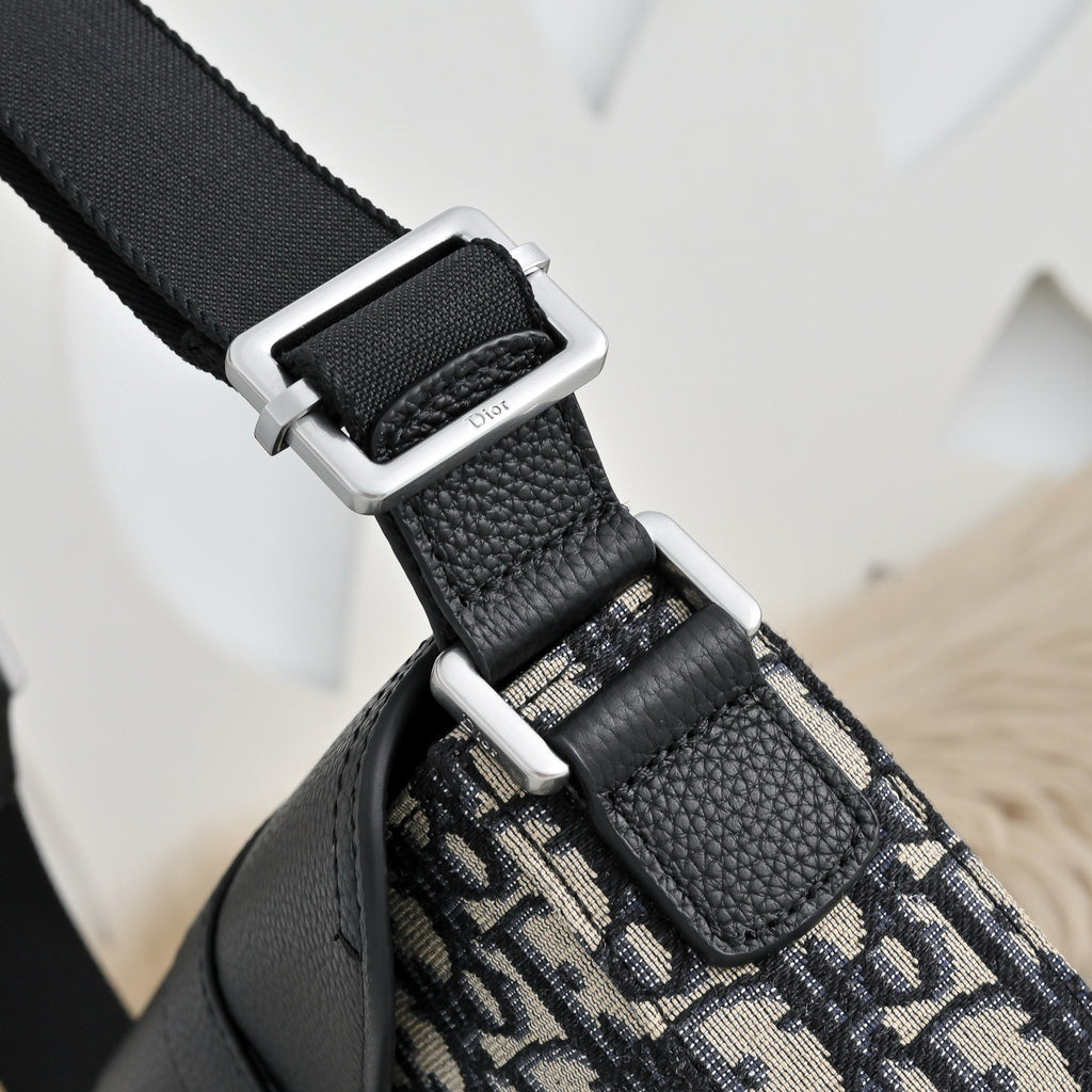 DIOR MESSENGER BAG