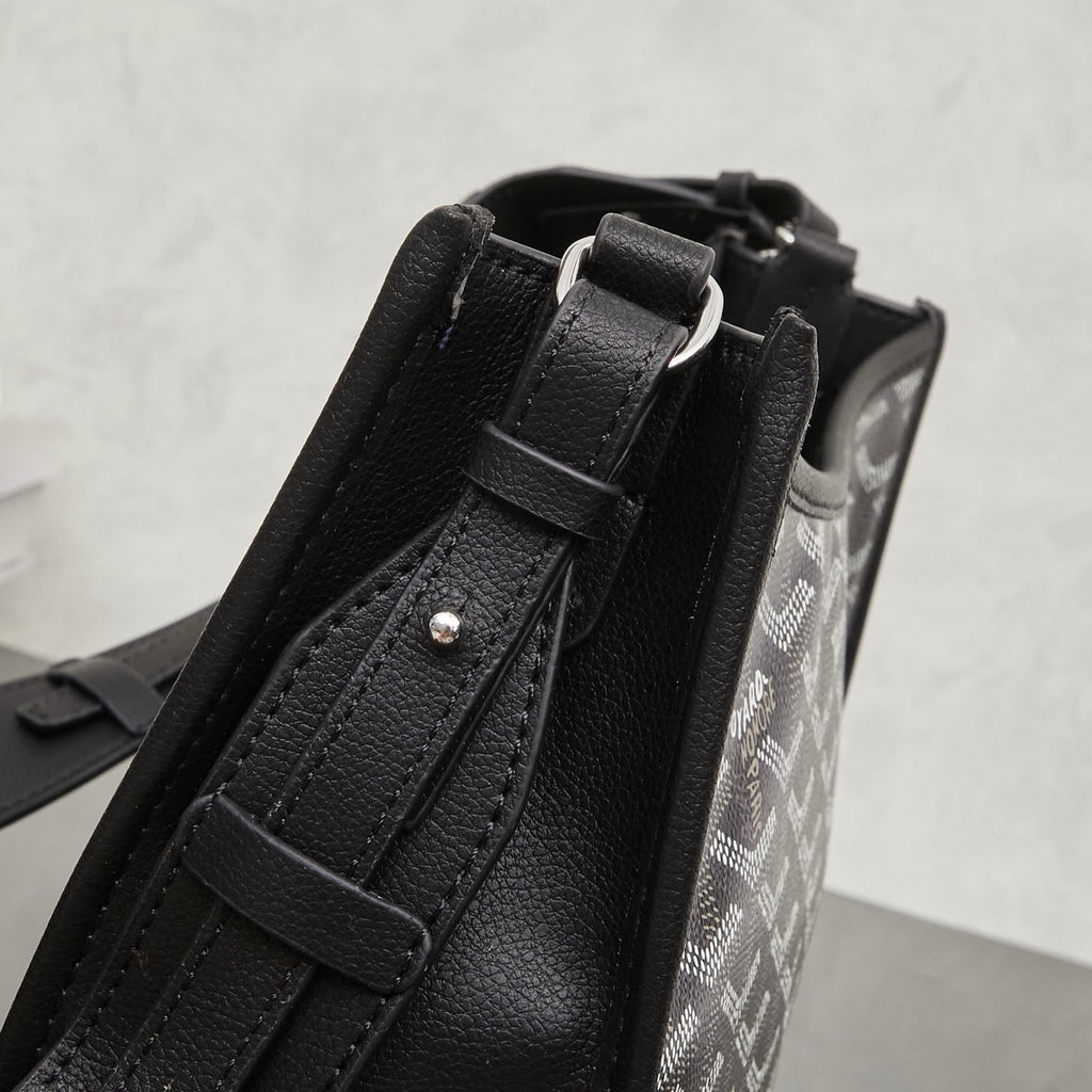 GOYARD WOMENS BAG