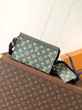 LV MESSENGER BAG