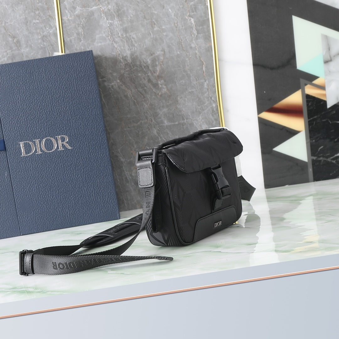 DIOR MESSENGER BAG