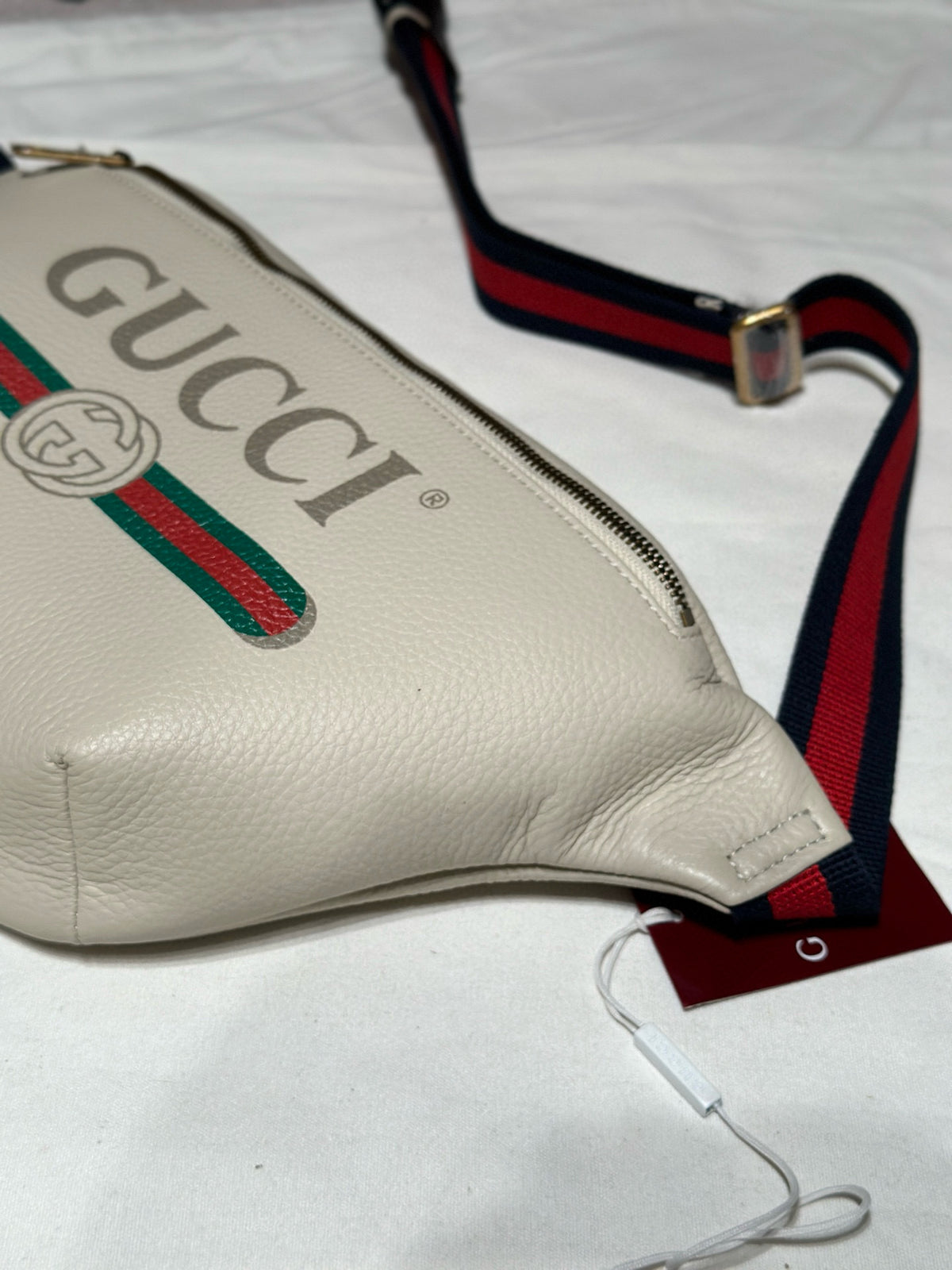 GUCCI MESSENGER BAG