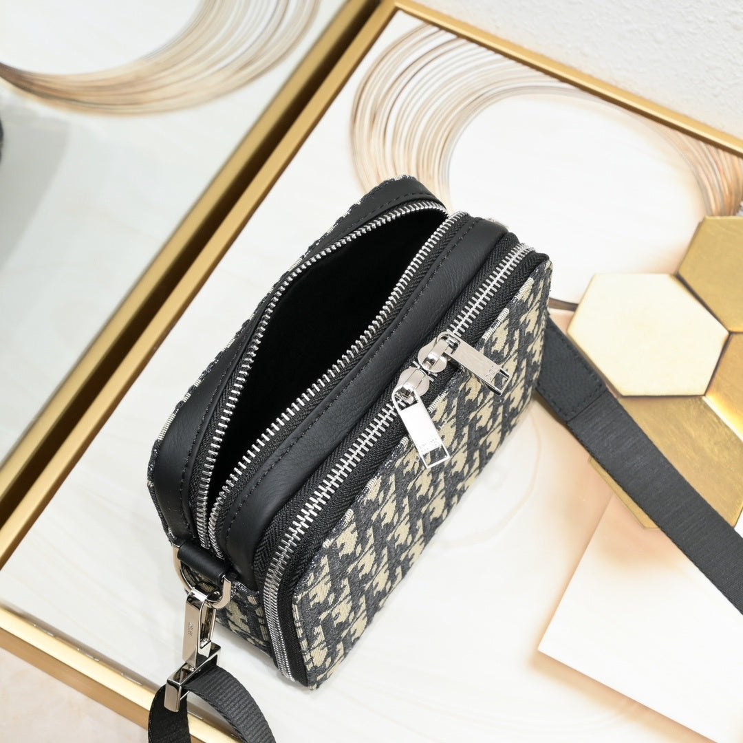 DIOR MESSENGER BAG
