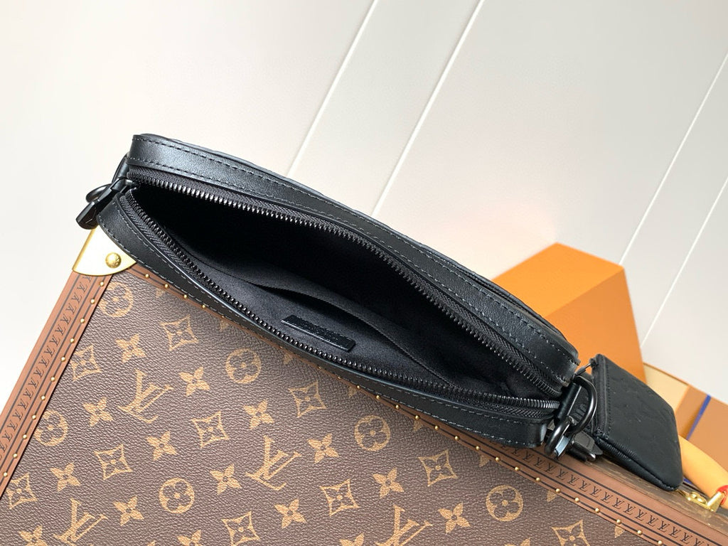 LV MESSENGER BAG