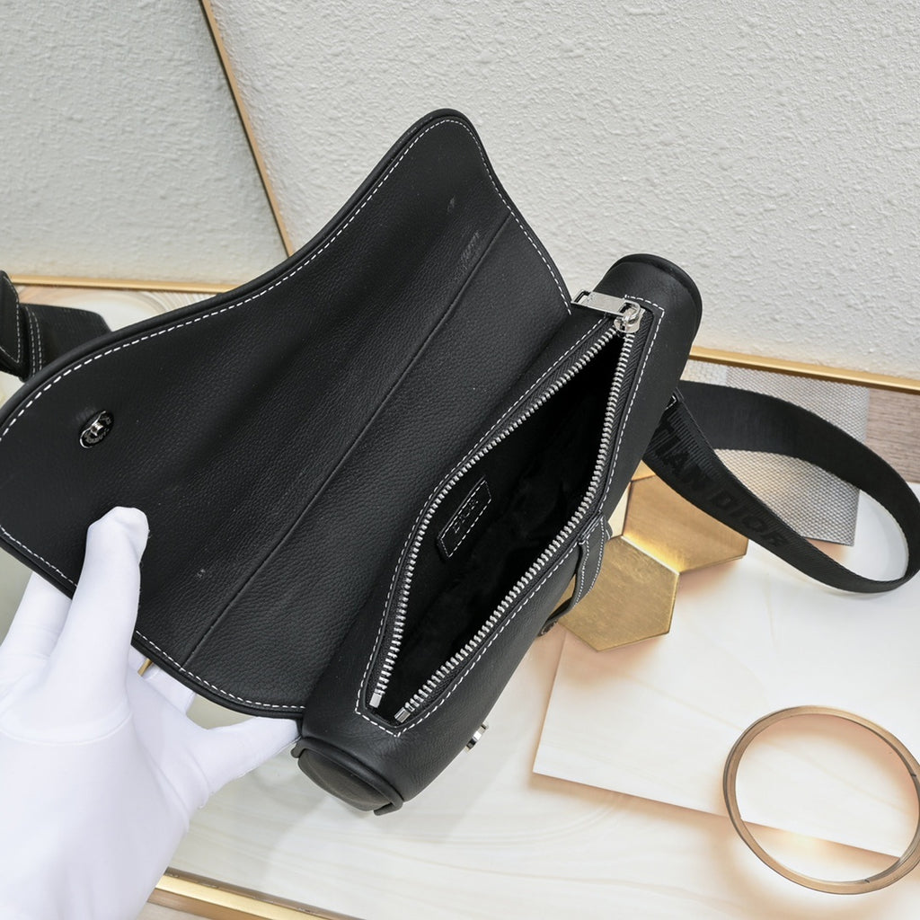DIOR MESSENGER BAG