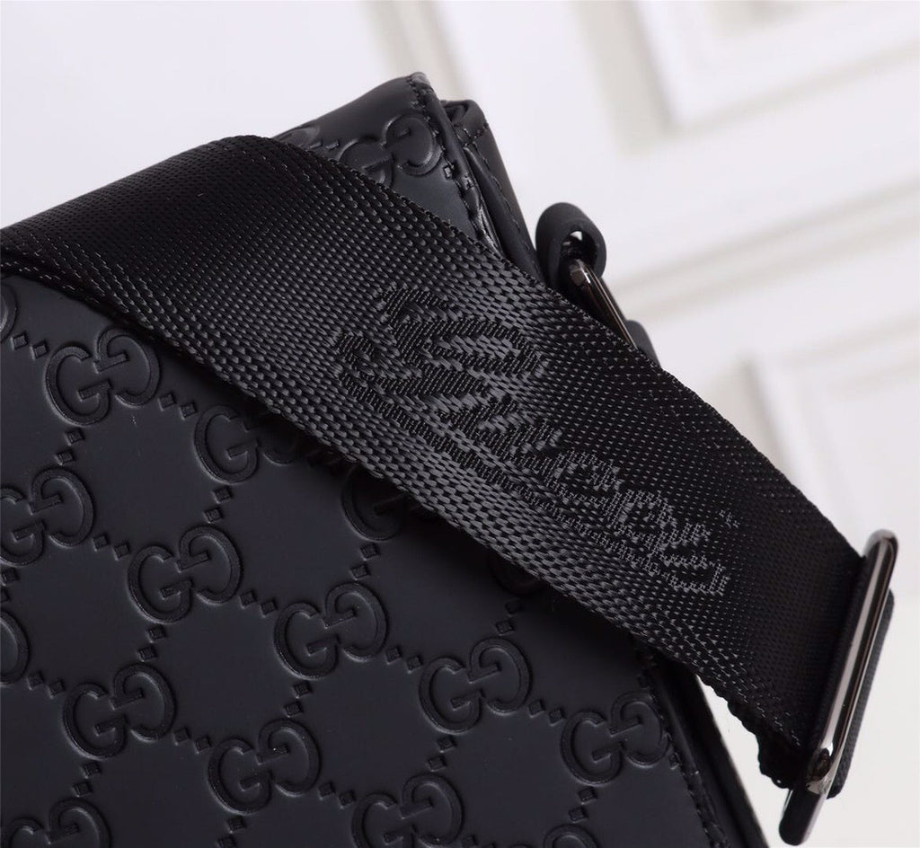 GUCCI MESSENGER BAG