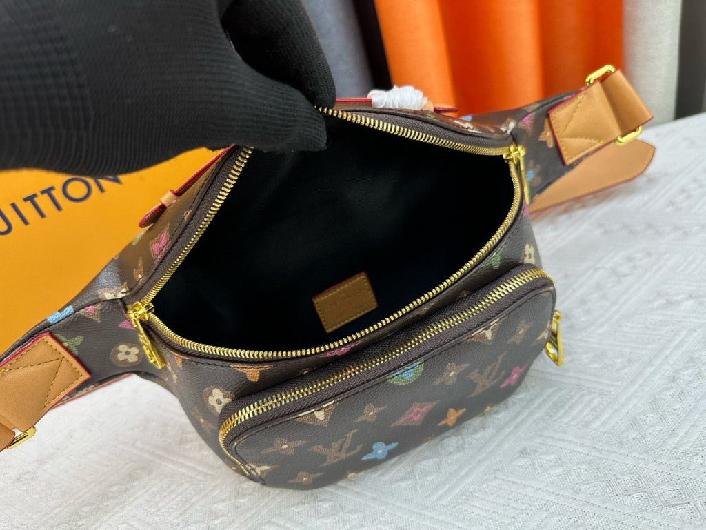 LV MESSENGER BAG