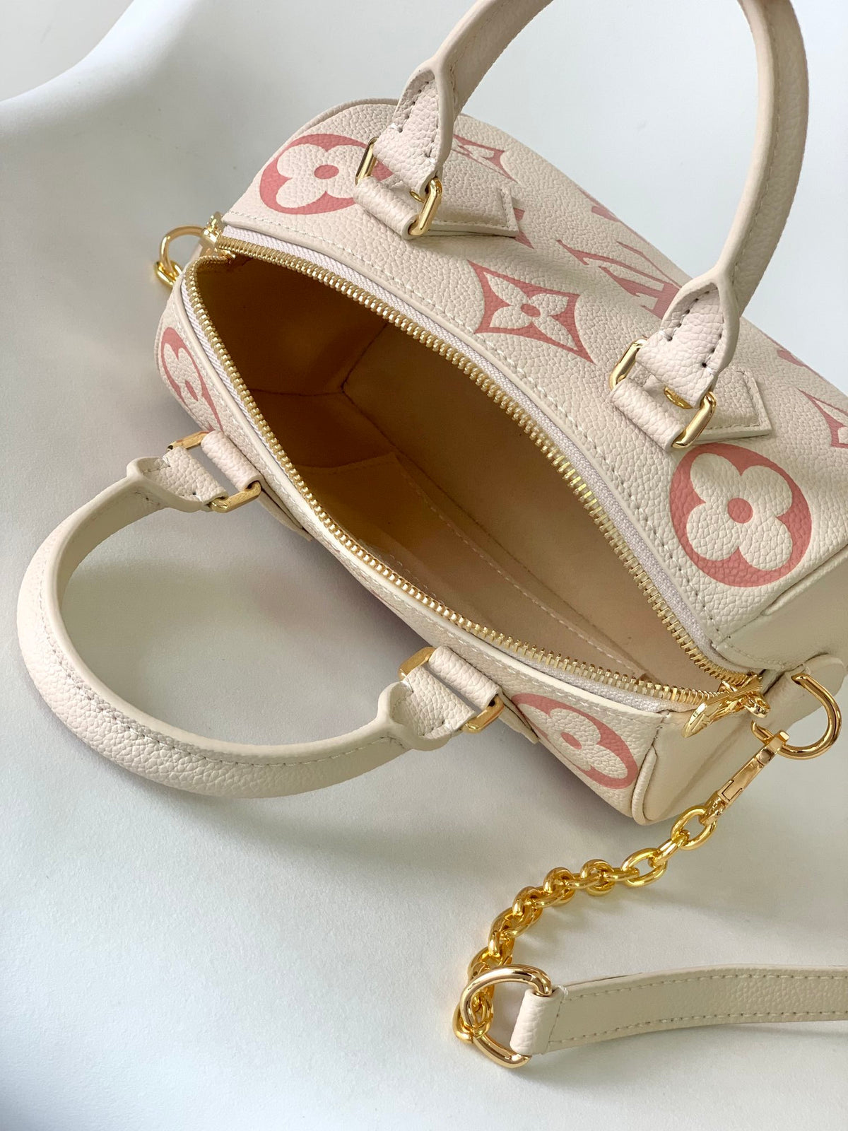 LV WOMENS BAG