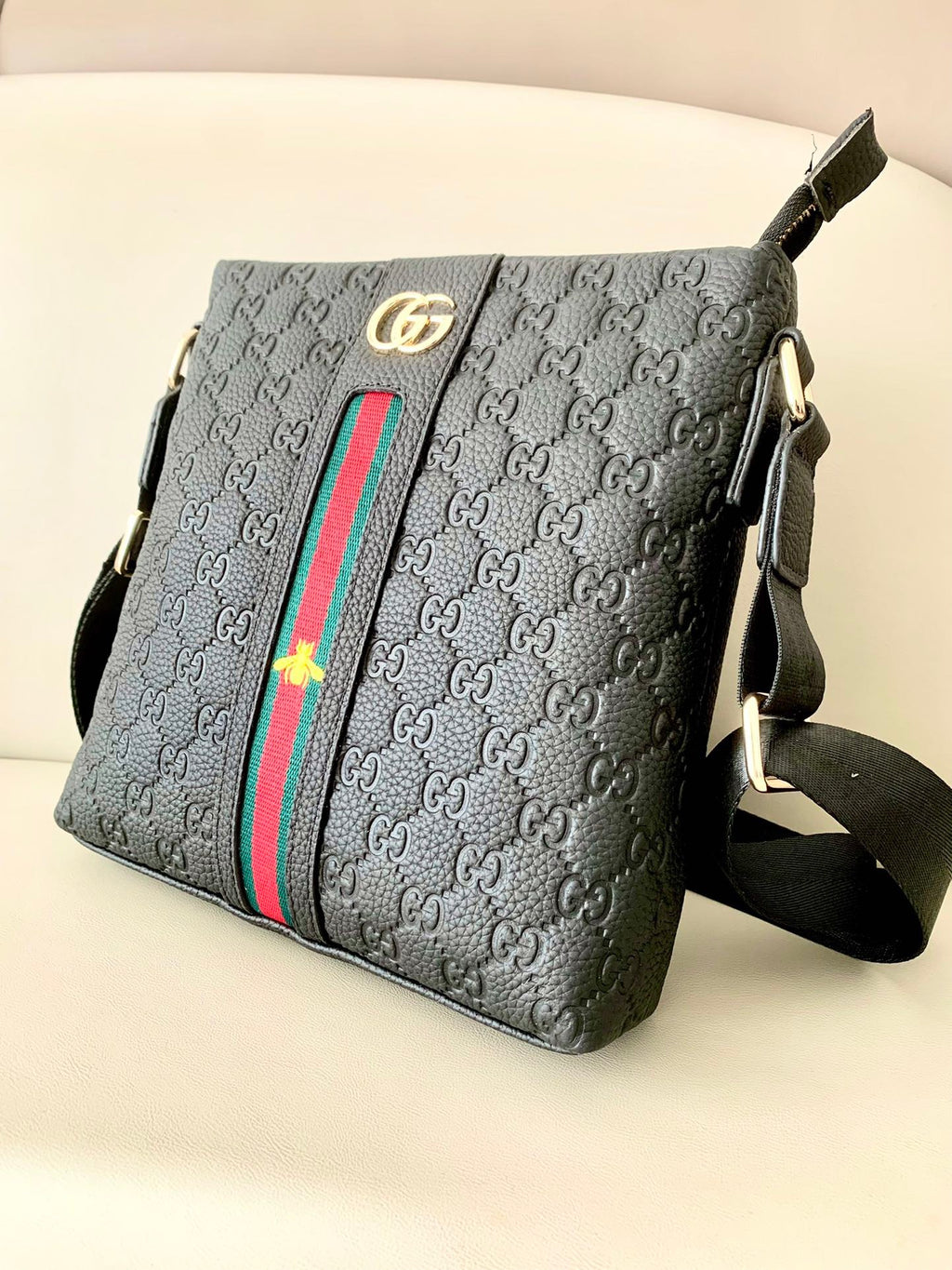 GUCCI MESSENGER BAG