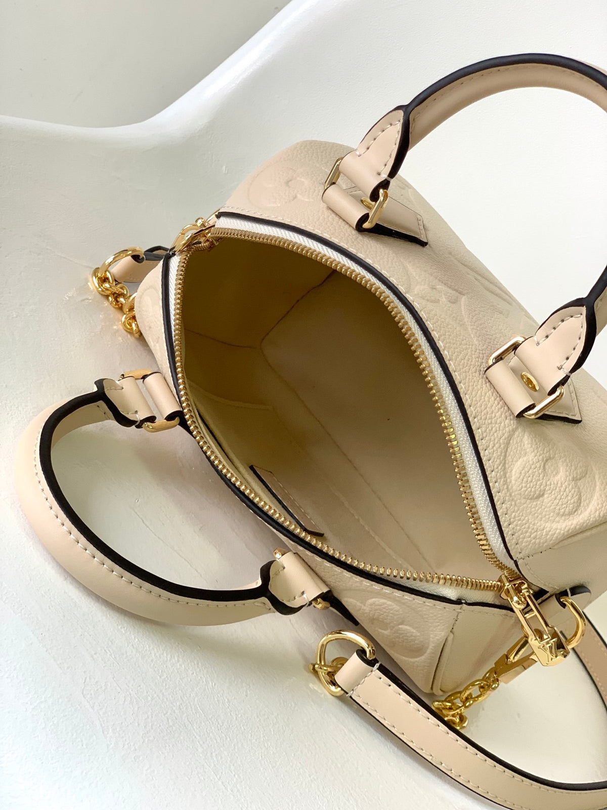 LV WOMENS BAG