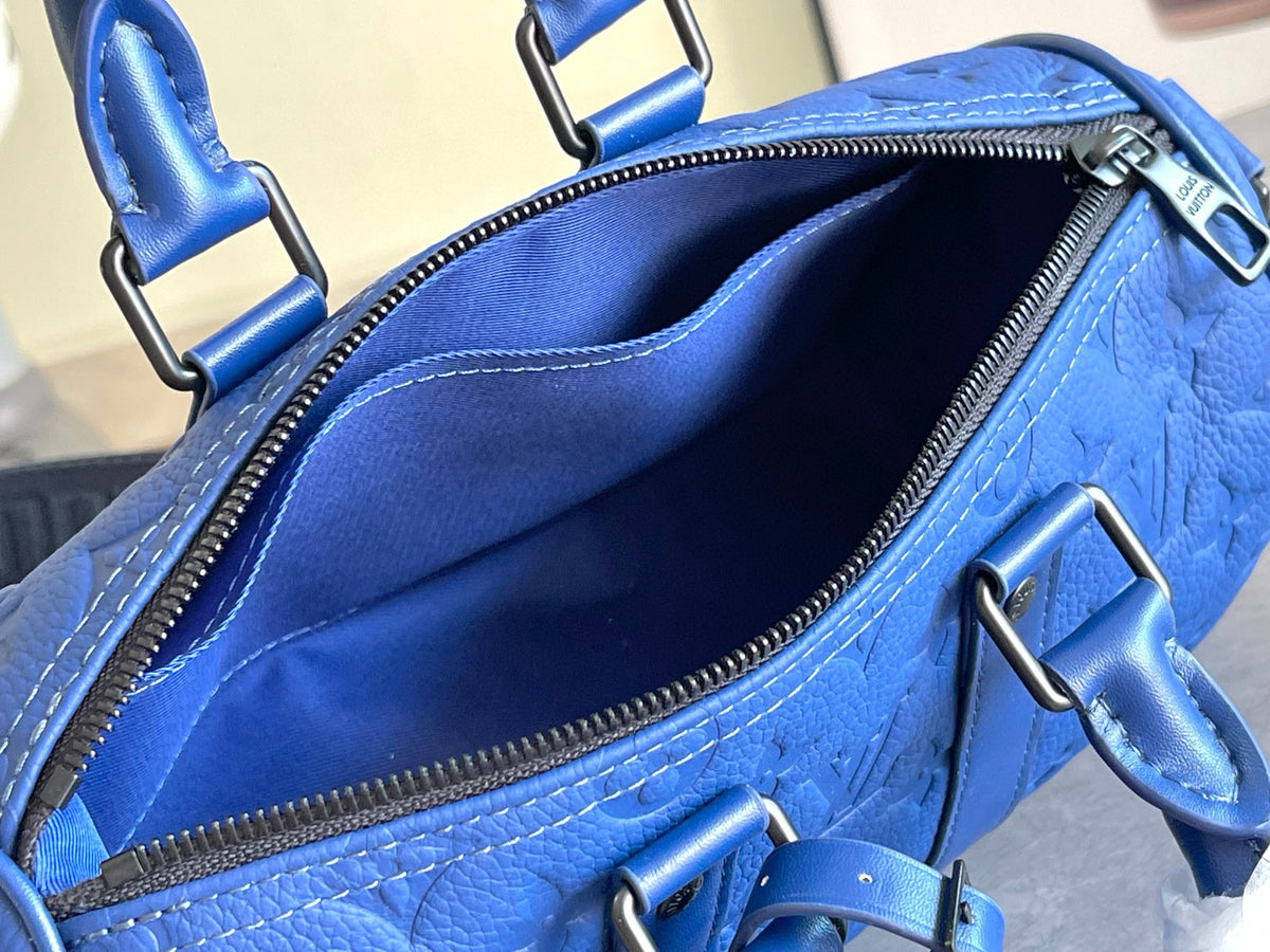 LV MESSENGER BAG