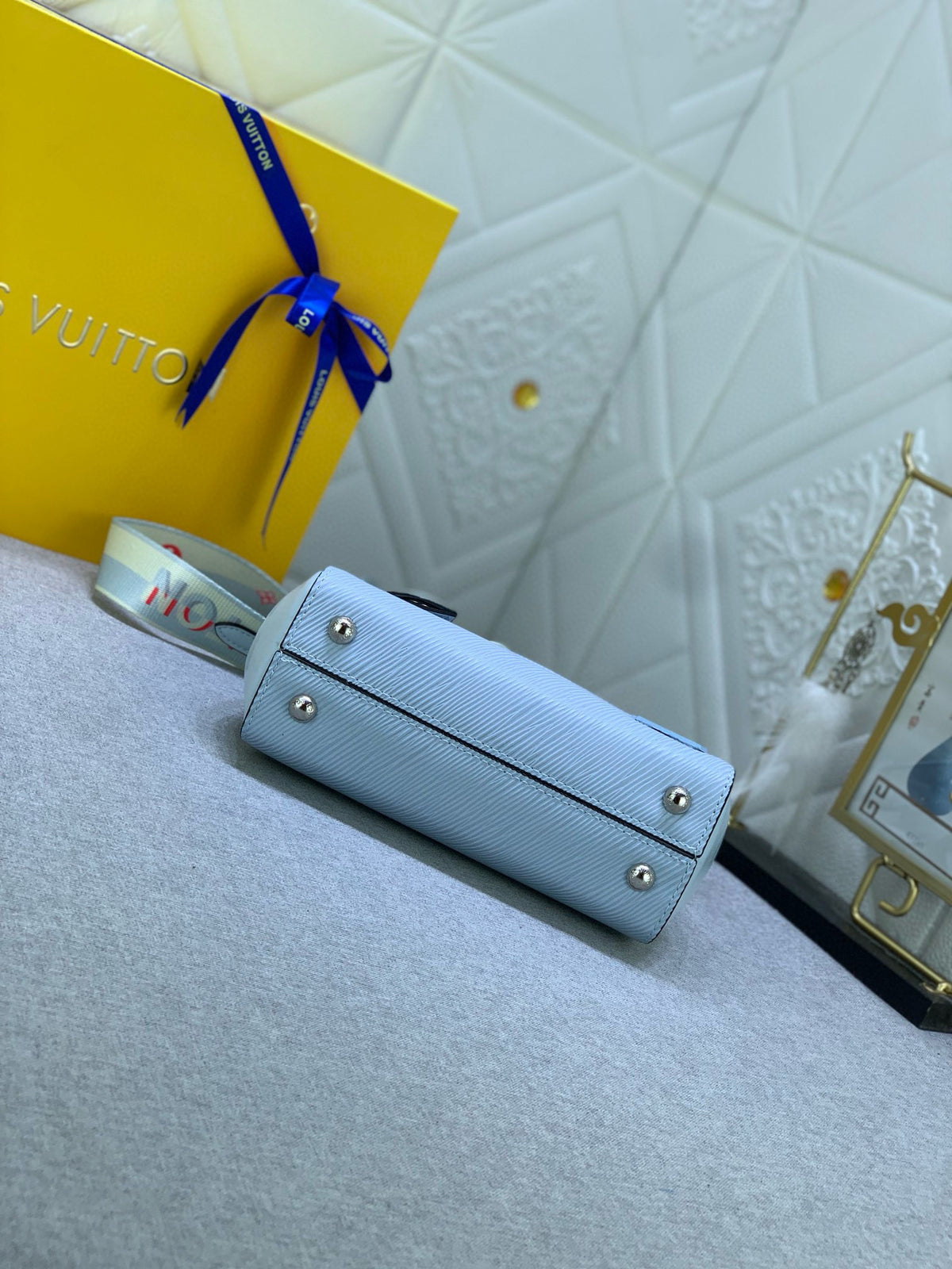 LV WOMENS BAG