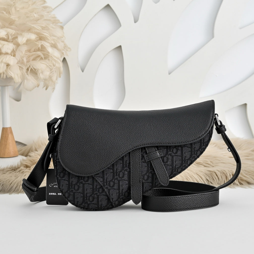 DIOR MESSENGER BAG
