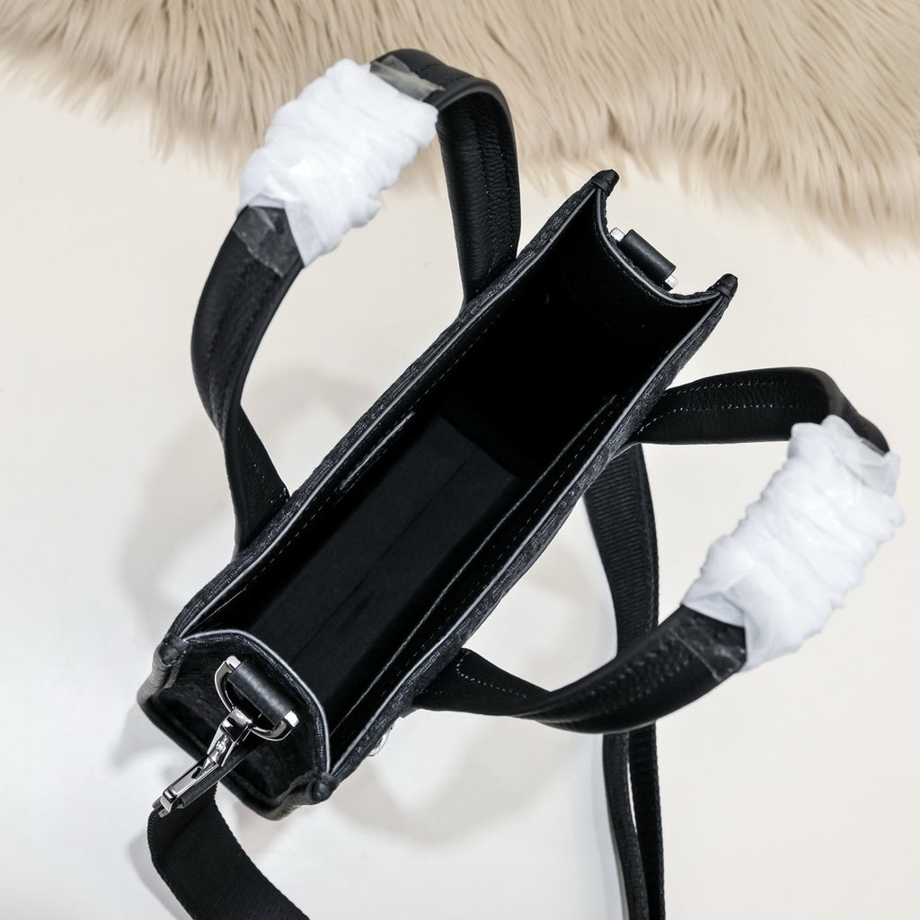 DIOR MESSENGER BAG
